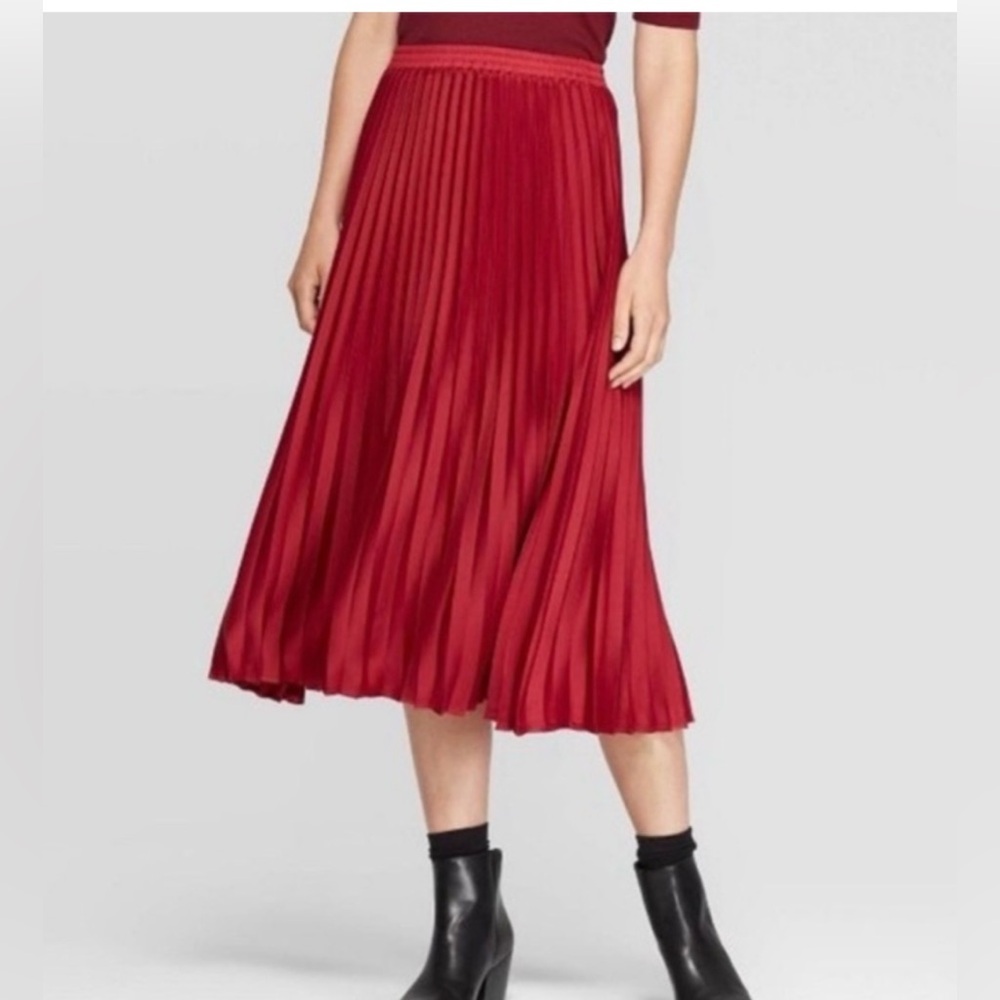 Pleated Midi Skirt in Deep Red